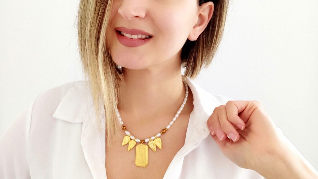 Οι 10 πιο χρήσιμες συμβουλές styling για κοσμήματα