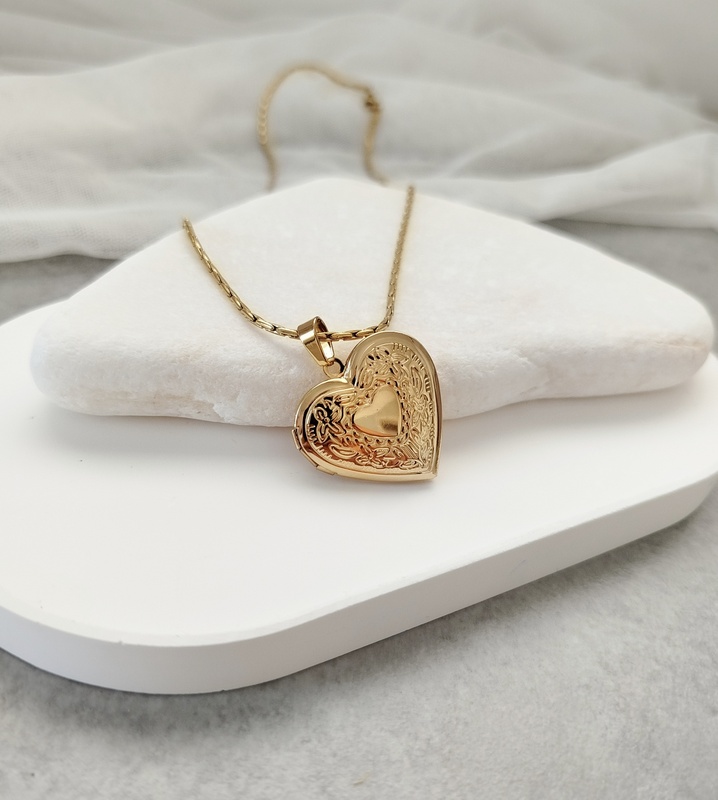 Γυναικείο κολιέ με μενταγιόν καρδιά–φωτογραφοθήκη