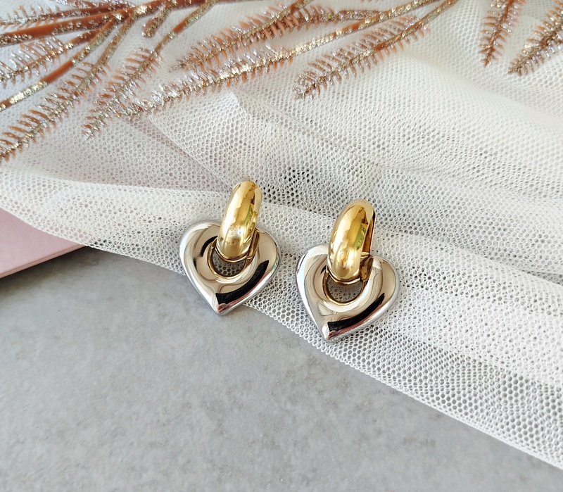 Σκουλαρίκια ατσάλινα δίχρωμα με καρδιά