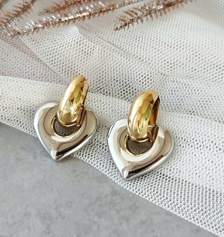 Σκουλαρίκια ατσάλινα δίχρωμα με καρδιά