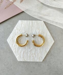 Σκουλαρίκια ατσάλινοι κρίκοι ασημί λεπτομέρεια