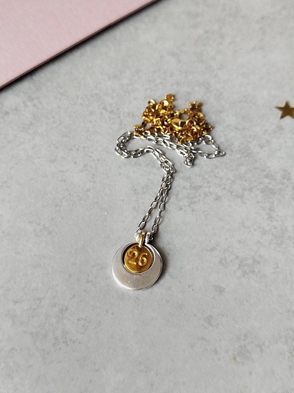 Κολιέ γούρι διχρωμο