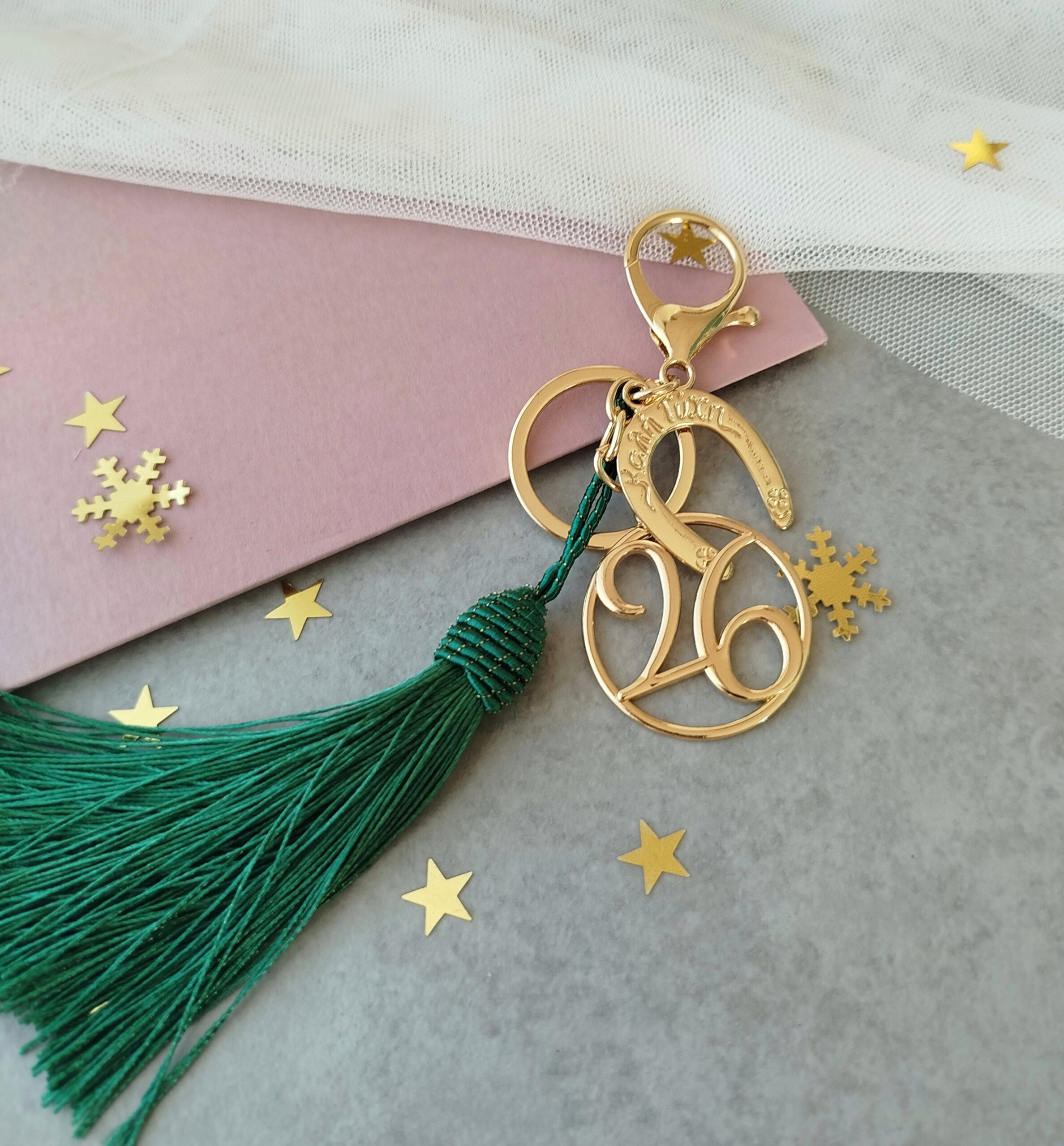 Γούρι Μπρελόκ με Πέταλο και Πράσινη Φούντα - Image 2