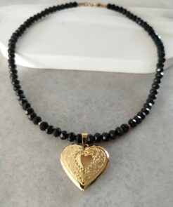 Κολιέ κρύσταλλα και φωτογραφοθήκη