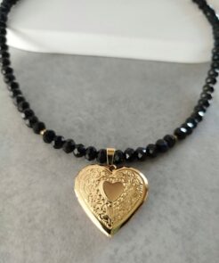 Alternative view of Κολιέ με Μαύρα Κρύσταλλα και Φωτογραφοθήκη