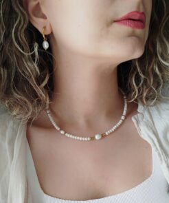 Alternative view of Λεπτό Κολιέ Ivory Touch με Εκρού Κρύσταλλα & Χρυσό Αιματίτη