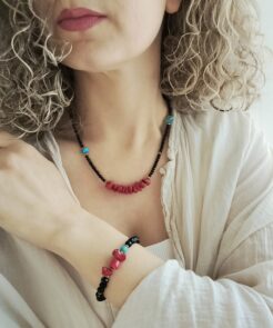 Βραχιόλι μαύρα κρύσταλλα και κοράλλι