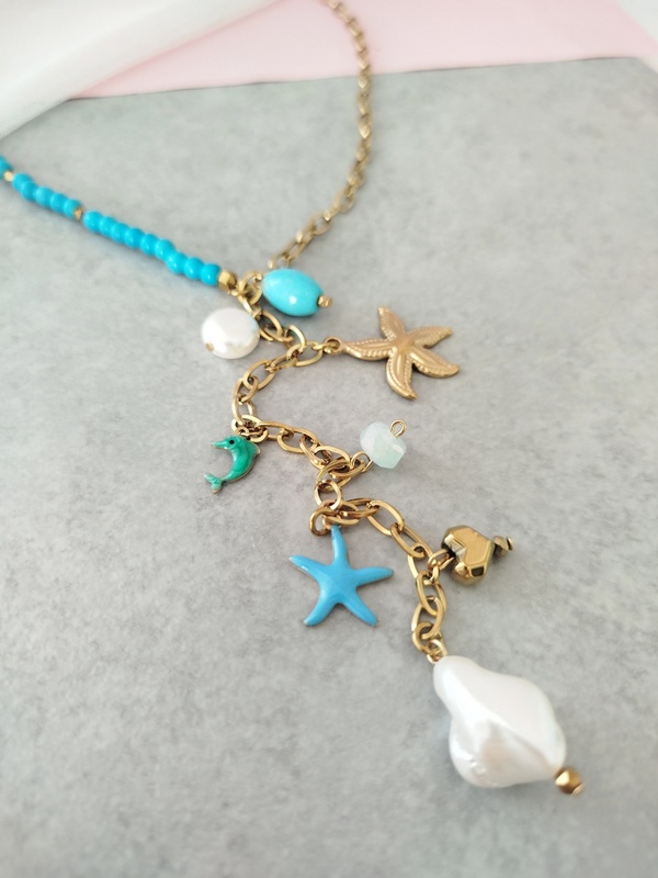 Κολιέ Y Σκιάθος με Τυρκουάζ Πέτρες και Charms - Image 3